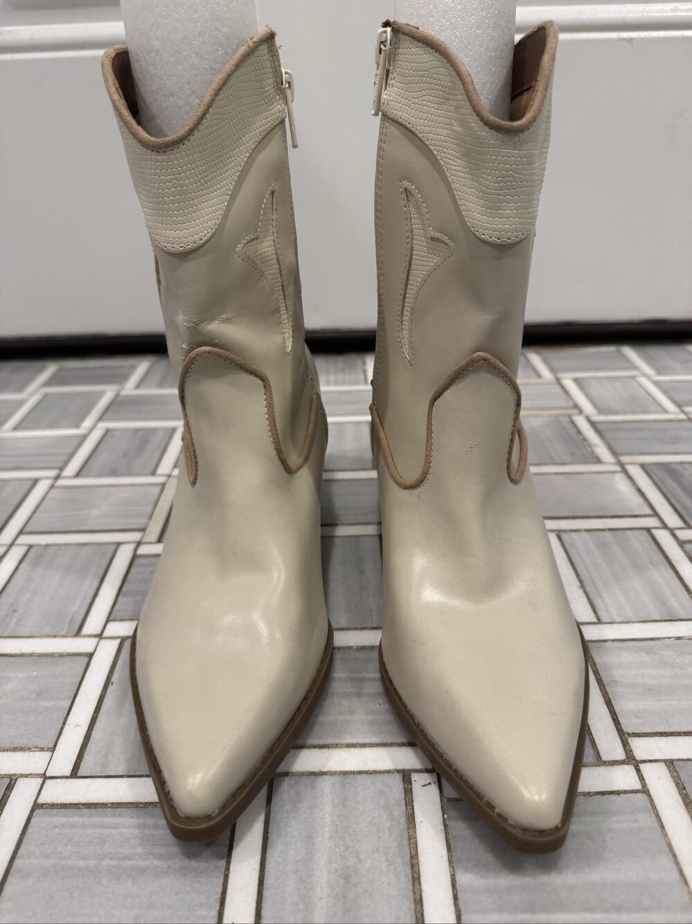 Women’s Universal Thread Western Cowboy Boots – Cream – 7.5